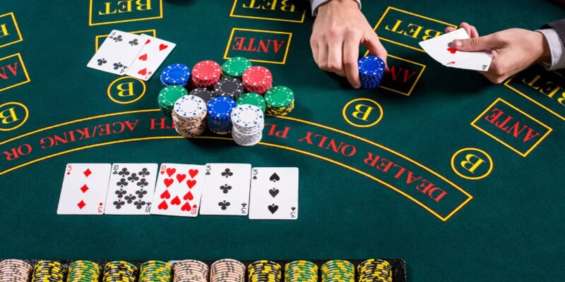 Poker là một trong những game đánh bài đổi tiền mặt phổ biến